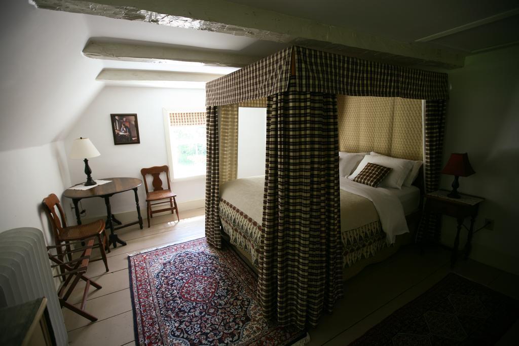 The Stone House Bed And Breakfast Hurley Room photo